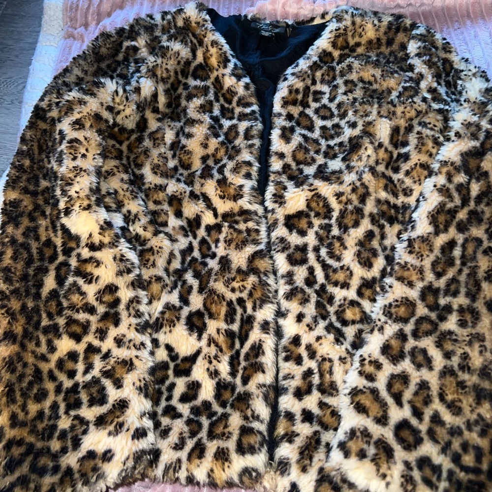 Women’s leopard jacket